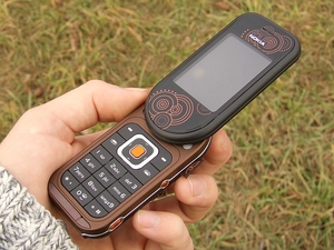 Телефон Nokia женственный дизайн, б/у, хороший, 2008 года)
