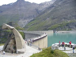 плотина в Капрун, высокогорная дорога Гроссглокнер, озера Австрии.