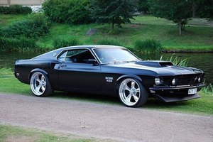 ездить по миру на 1969 Boss 429 Mustang