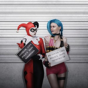 Закосплеить Харли Квин