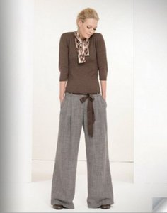 Прямые или широкие женские брюки из твида