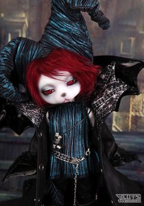 Вампирская кукла