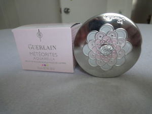 Пудра для лица GUERLAIN METEORITES AQUARELLA LIGHT REVEALING PEARLS OF POWDER - See more at: http://shopotam.ru/catalog/Health_And_Beauty/Makeup/Face/Face_Powder/guerlain/131616449174-item.html#sthash.2rBA1QUO.dpuf