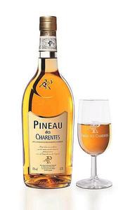 Бутылка Pineau des Charentes