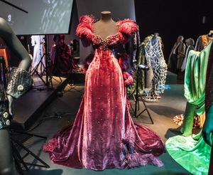 Посетить выставку платьев Скарлет О`Хара