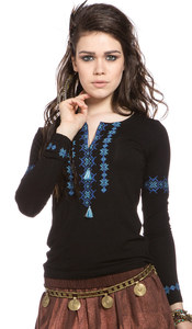 Женская кофточка с вышивкой Аштаки