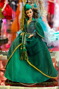 Barbie Hollywood Legends Collection Scarlett O'Hara in Green Drapery Dress