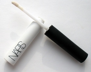 NARS Smudge Proof Eyeshadow Base