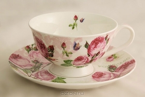 Чайную чашку с английскими розами