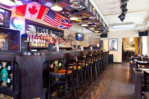 в Рок-н-ролл бар