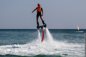 полетать на flyboard (опять же ясное дело - в теплое время года)