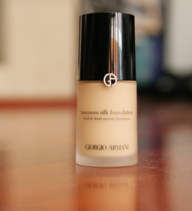 Giorgio Armani Luminous Silk Foundation тон 4