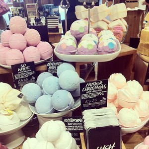 Косметика и бомбочки Lush