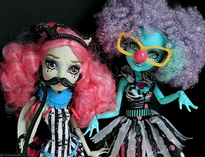 Цирковые куклы Monster High - Rochelle Goyle и Honey Swamp
