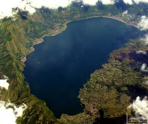озеро Батур (Бали)
