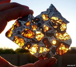 кусочек метеорита