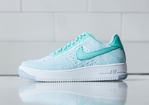 NIKE AIR FORCE 1 FLYKNIT LOW