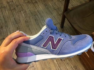 Кроссы New Balance именно такого цвета