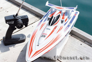 Радиоуправляемая лодочка