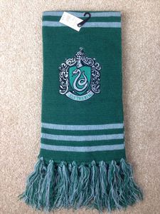 Slytherin scarf Warner Bros.