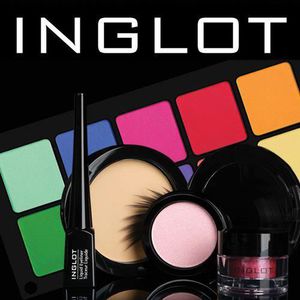 Много много косметики inglot