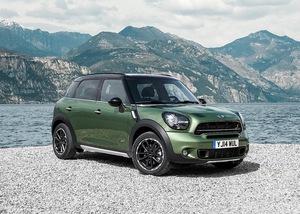 Mini Countryman Jungle Green