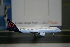 Модель Aeroclassics 1:400 Brussels Airlines Airbus A320-200 OO-SNA