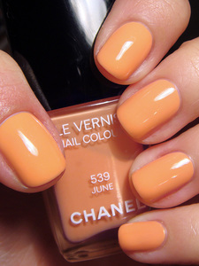 Chanel - 539 June