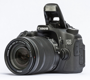 Фотоаппарат Canon EOS 70D с объективом 18-135