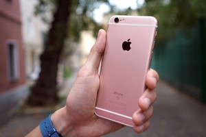 Смартфон Apple iPhone 6s 128GB Rose Gold