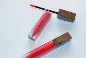 Burberry kisses gloss