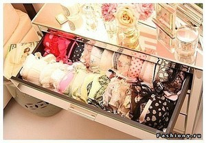 много красивого нижнего белья