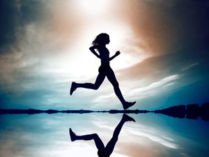 бегать по вечерам