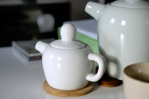 Маленький чайник Muuto Bulky