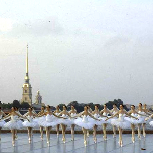 увидеть что-нибудь прекрасное и пронзительное