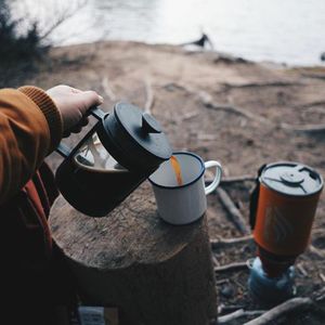 кофе в палаточном лагере