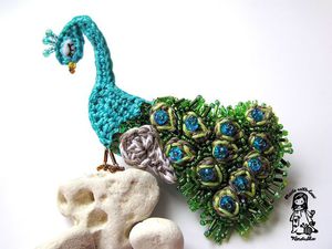 eacock brooch Pattern