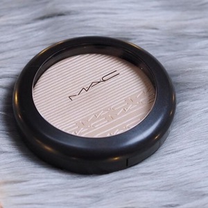 M.A.C Extra Dimension Skinfinish