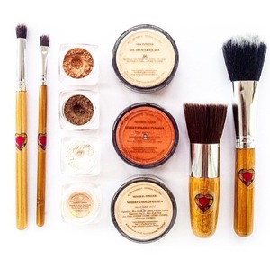 Набор косметики roek minerals