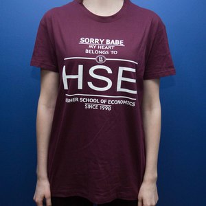 Футболка Sorry babe бордовая из HSE Store