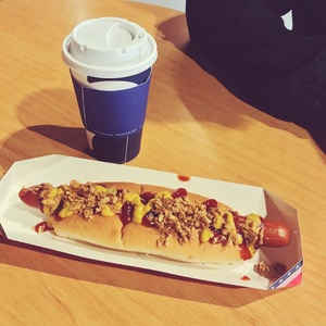 hot dog & latte