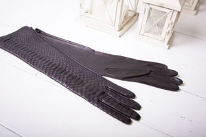 Черные перчатки удлиненные