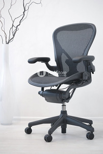 Кресло Herman Miller Aeron