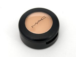 studio finish concealer NC20