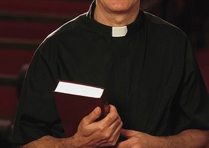 Рубашка с коротким рукавом (можно поло) католического священника