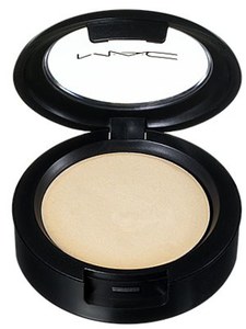 MAC Cream Colour Base in Pearl