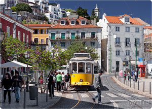 Покататься на трамвайчике в Португалии