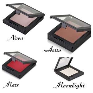 MAKE UP STORE High Tech Lighter Moonlight