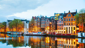 Поехать в Амстердам