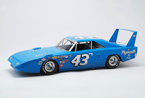 Plymouth Superbird 1:18